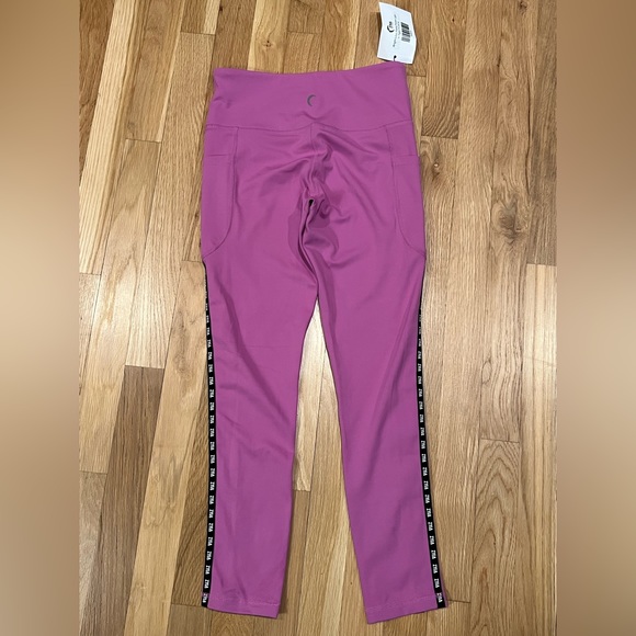 Zyia Light n Tight 7/8 24” Leggings, size 4, Bright Lilac Piping w/pocket - Picture 2 of 7
